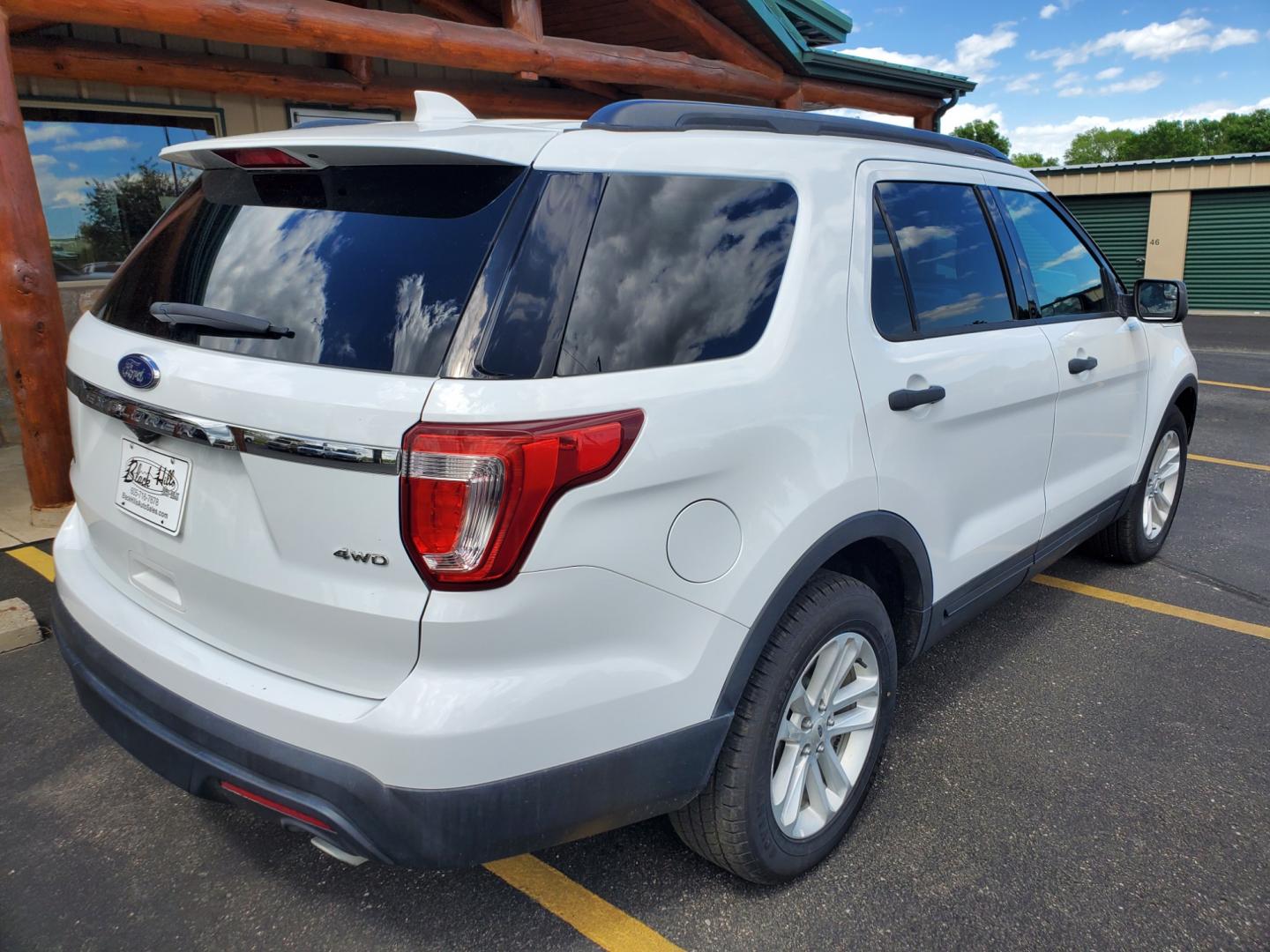 2017 Silver /Tan Ford Explorer (1FM5K8B87HG) with an 3.5L V-6 TI-VCT engine, 6-Speed Selectshift transmission, located at 1600 E Hwy 44, Rapid City, SD, 57703, (605) 716-7878, 44.070232, -103.171410 - Photo#36